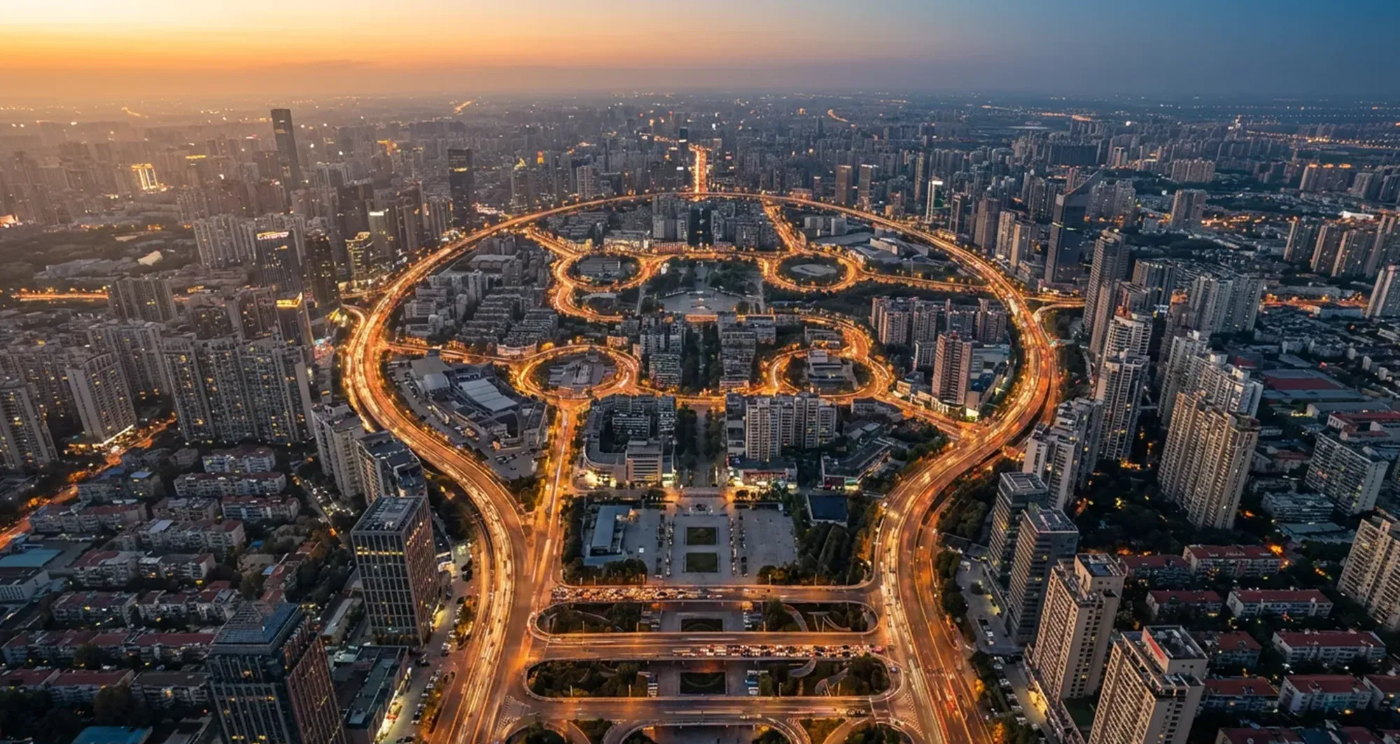 Stadt-Luftaufnahme in Glühbirnen-Form